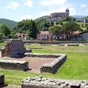 Lugdunum Convenarum : Au nord de Saint-Bertrand-de-Comminges, se situent les ruines gallo-romaines d'une cité qui compta jusqu'à 60 000 habitants (marché couvert, forums, thermes, basilique paléochrétienne, temples). Sur les pentes de la cavea d'un théâtr